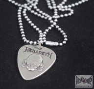 ����� ��������� Megadeth - Vic Necklace - Guitar Pick (Limited Edition) � ��������� (Official Merchandise)